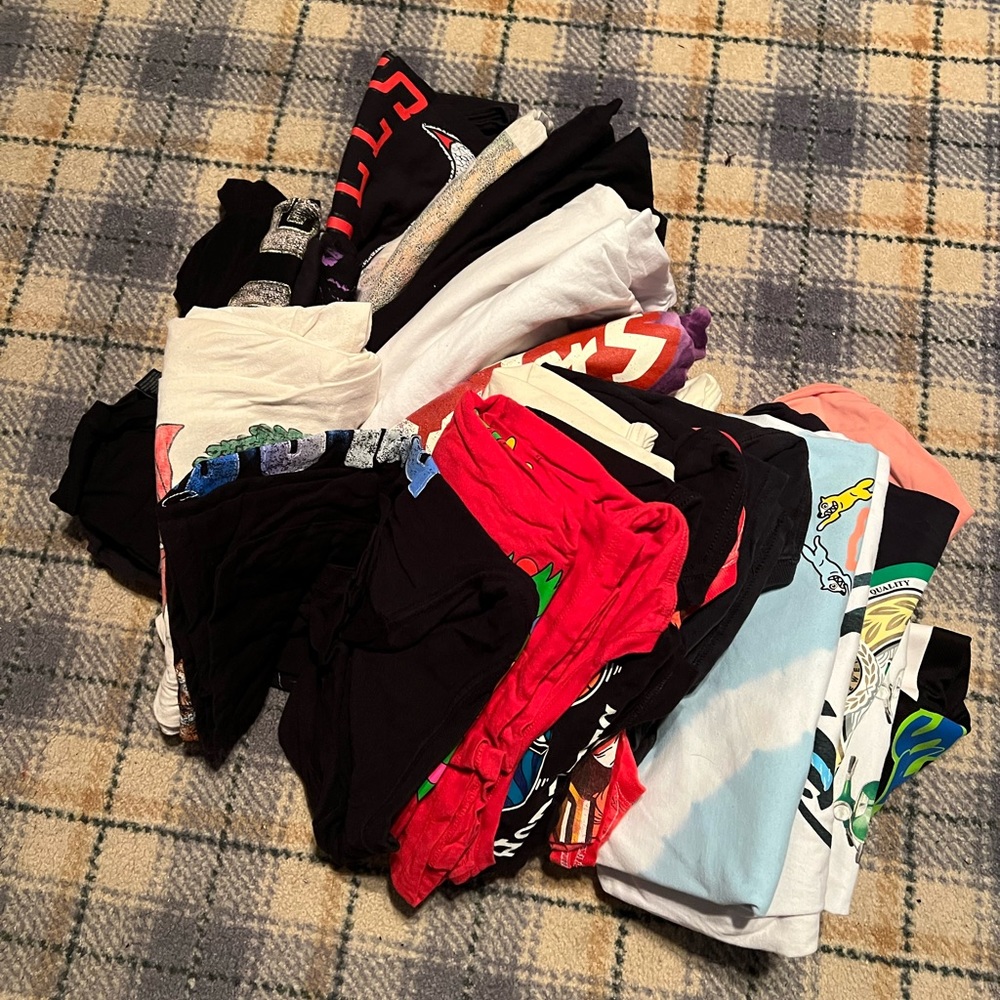 Lot of 40+ graphic tees and other tees